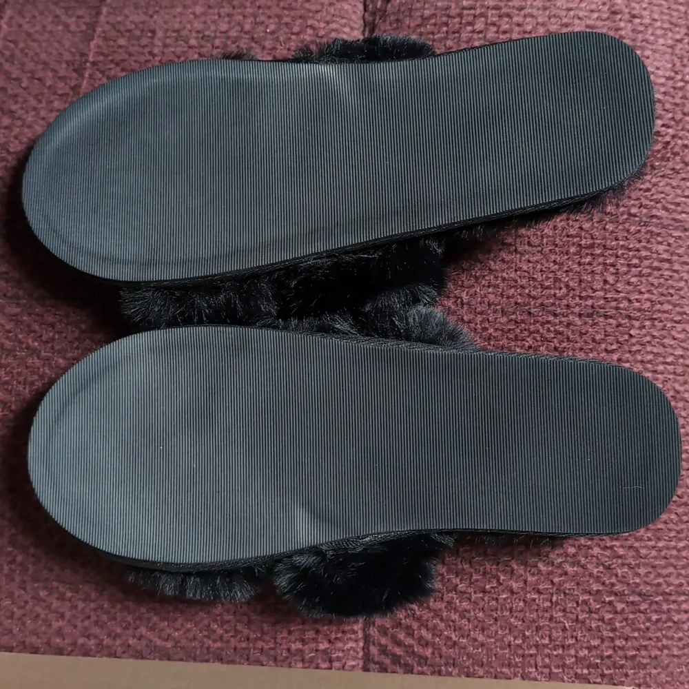 Steve Madden Dreamer Black faux fur Slippers, size large ( 11" long),NEW IN BOX - Picture 4 of 5